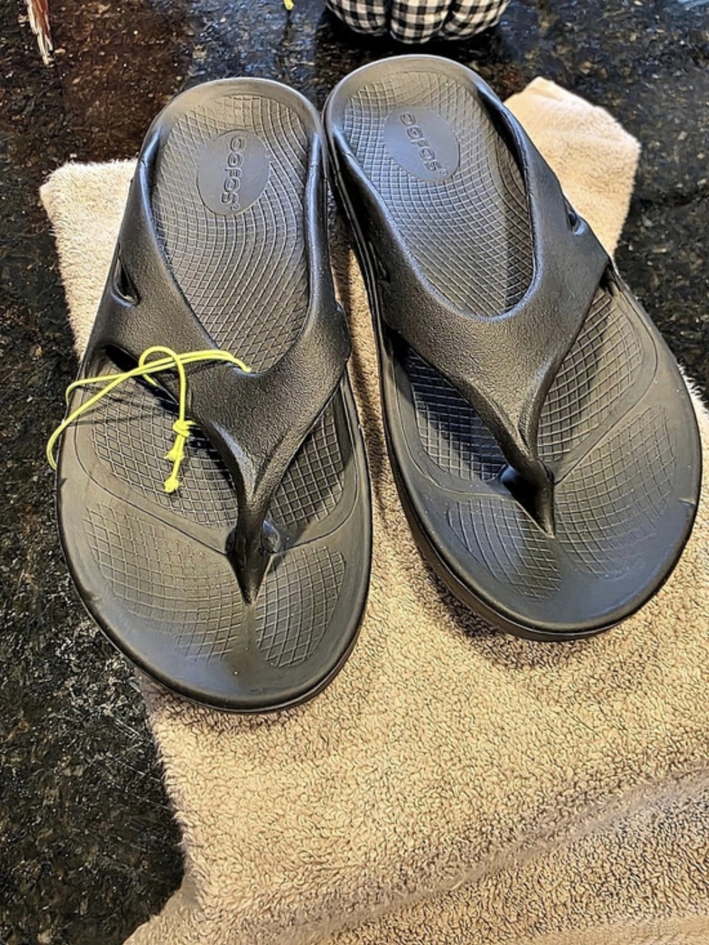 OOFOS Original Flip Flop Black US Men 5 Women 7